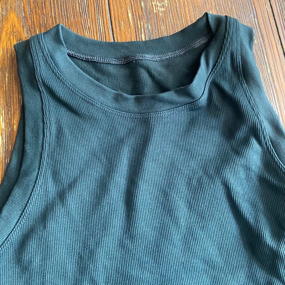 LNDR Women's Power Crop Tank Top size XS - S Olive Green $69 - Picture 2 of 13